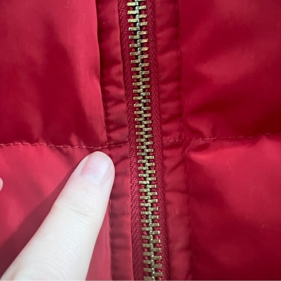 Talbots Red Outdoor Cozy Quilted Down Puffer Vest, gold zipper size Small Petite - Picture 6 of 7